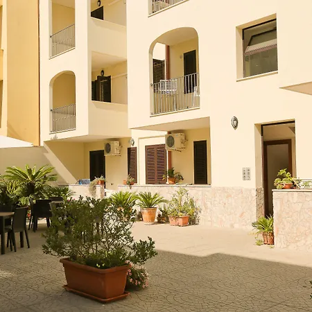 Hotel apartamentowy Catona 3*