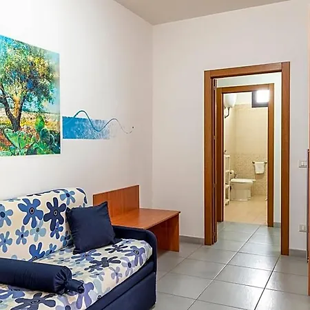Ξενοδοχείο με διαμερίσματα Catona 4*