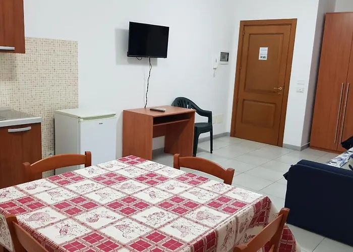 Aparthotel Catona 3*