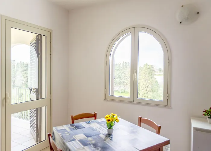 Apart-hotel Catona 3*